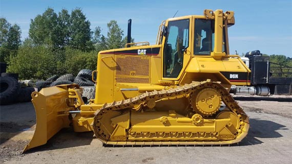 Гусеничный бульдозер CAT D6N 