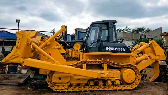 Бульдозер гусеничный Komatsu D155AX-6
